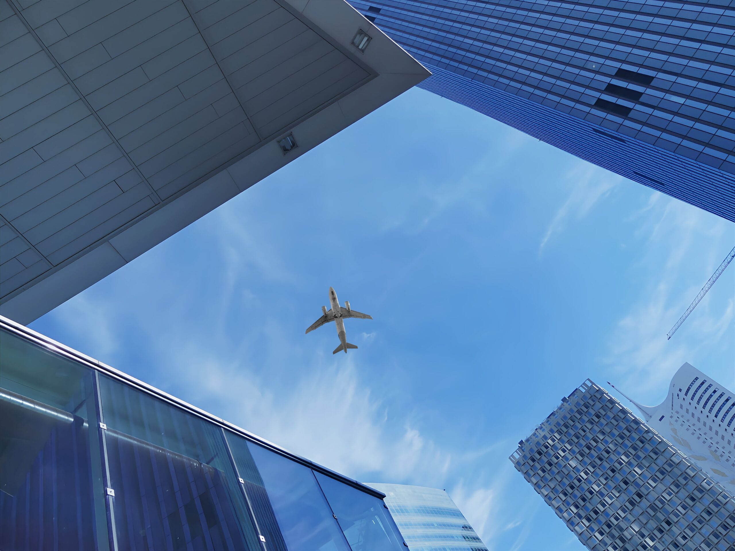 On-Board Courier Stuttgart. JE Onboard Logistics. Maßgeschneiderte Hand-Carry-Transporte mit garantierter, lückenloser Betreuung – wahlweise als Hand-to-Hand-, Door-to-Door- oder Airport-to-Airport-Lösung.